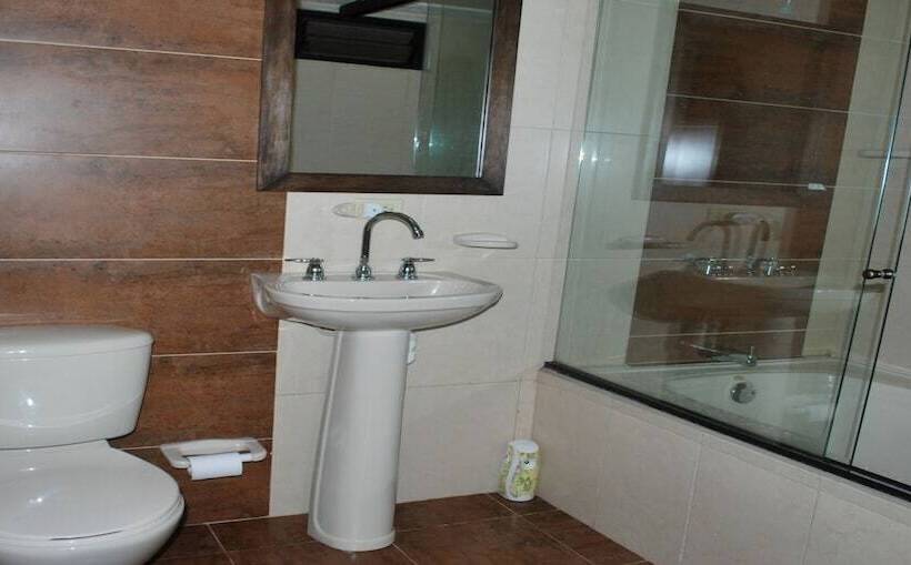 4인용 스탠다드 룸, Polo