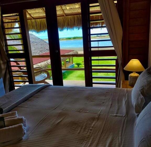 Triple Room Sea View, Vila Ybytu Eco Resort