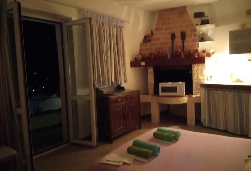 キングサイドベッドのスタンダードワンルーム, Apartments Boćin Rosso