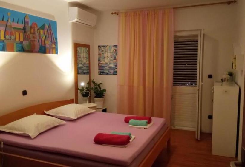 オーシャンビューデラックスルームバルコニー付き, Apartments Boćin Rosso