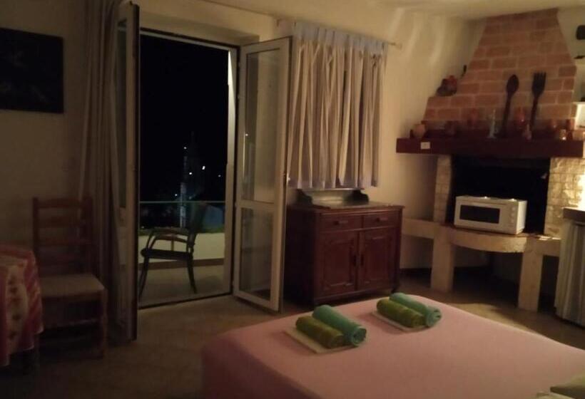 キングサイドベッドのスタンダードワンルーム, Apartments Boćin Rosso