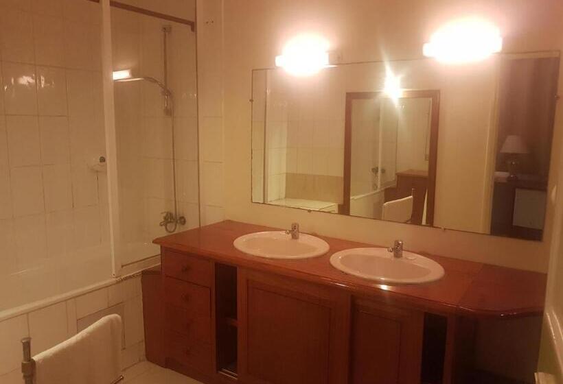 اتاق استاندارد با چشمانداز دریا, Arc