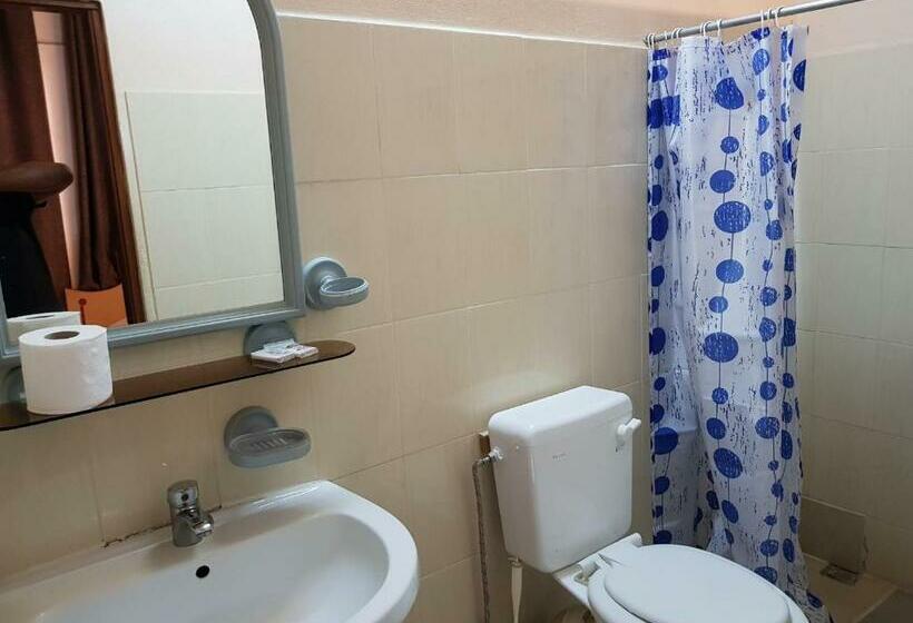 اتاق استاندارد سه تخته با بالکن, Mountview Tourist Residence