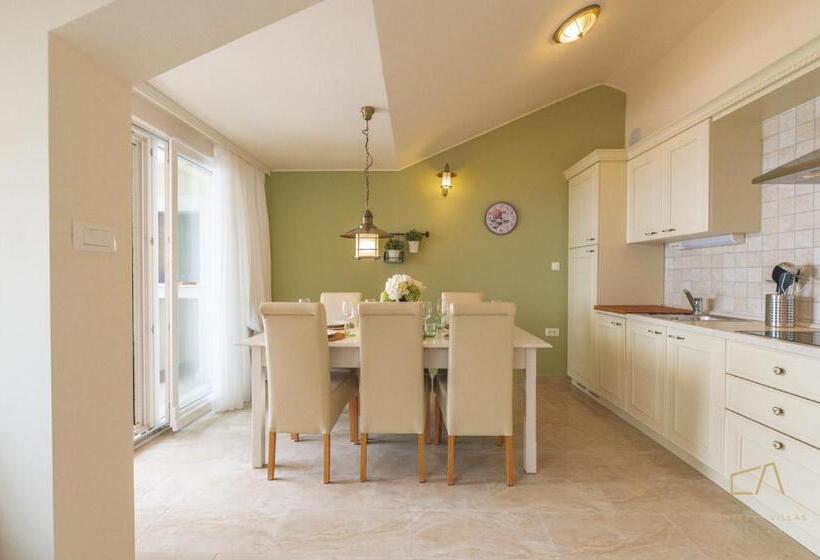 דירה בת חדר שינה 1 עם מרפסת, Luxury Apartments Villa Luce