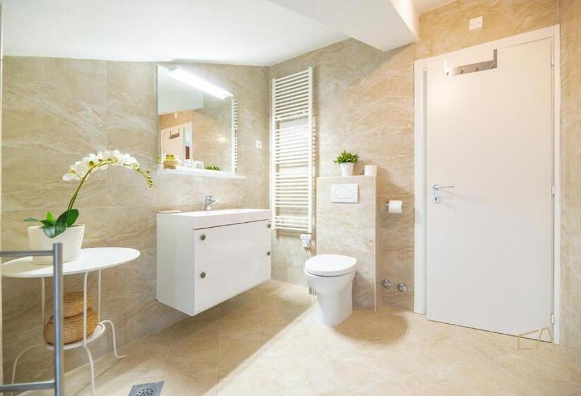 דירת חדר נוף לים, Luxury Apartments Villa Luce