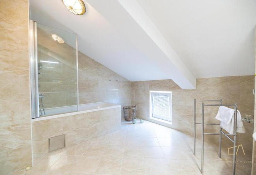 דירת חדר נוף לים, Luxury Apartments Villa Luce