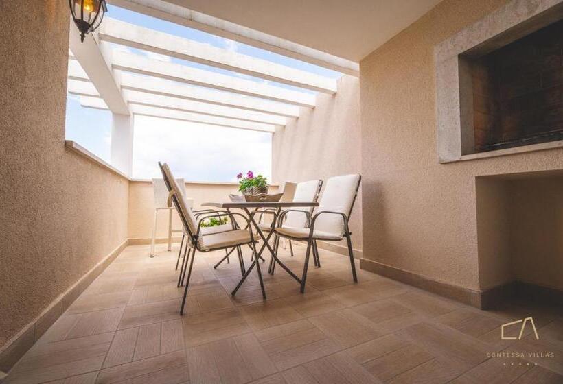 דירת חדר נוף לים, Luxury Apartments Villa Luce