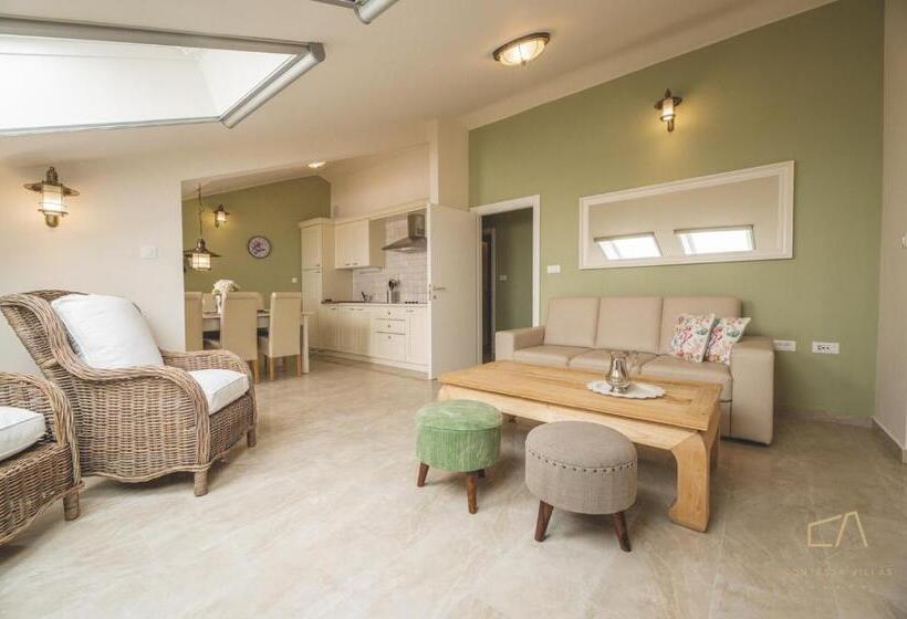 דירת חדר נוף לים, Luxury Apartments Villa Luce