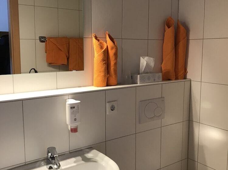 スタンダード4人部屋, Gastehaus Am Wasserpark