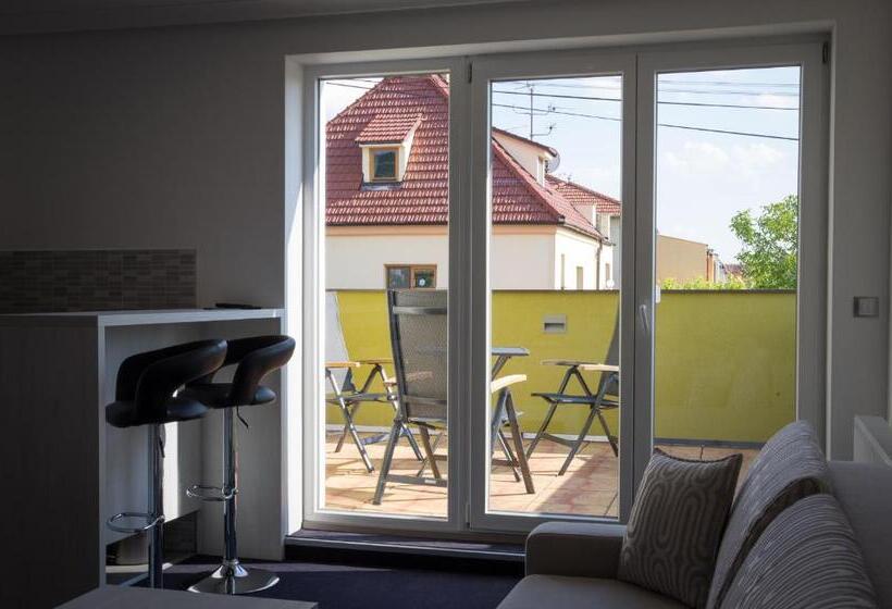 デラックススタジオ, Villa Kiwi