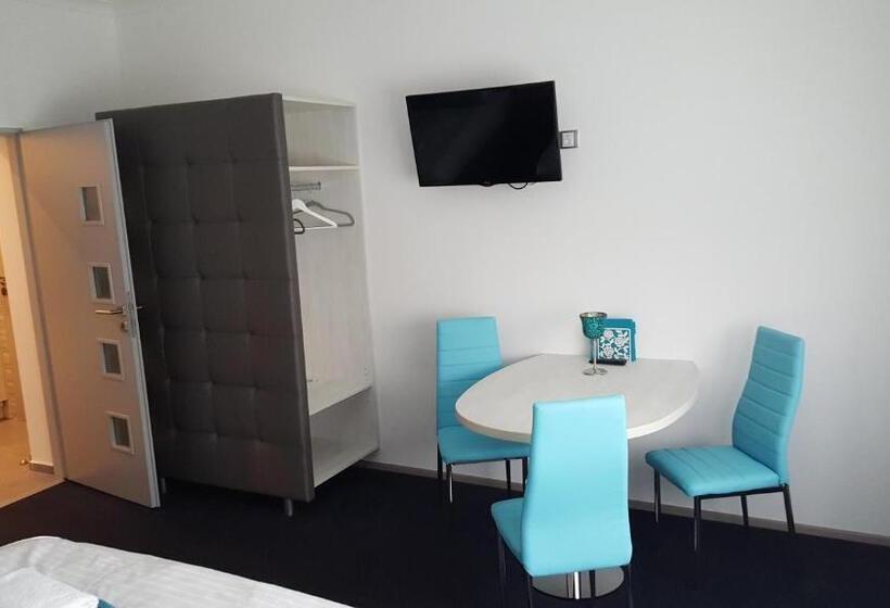 スタンダードスタジオ, Villa Kiwi