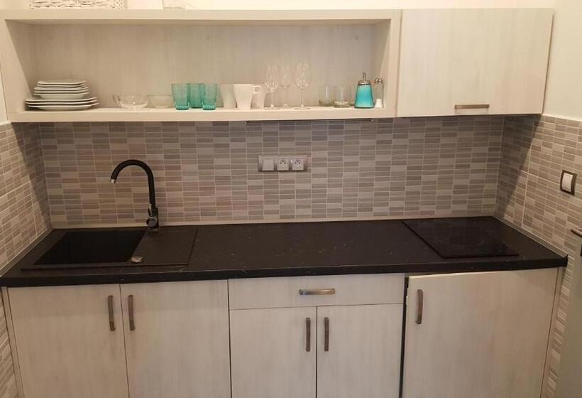 スタンダードスタジオ, Villa Kiwi