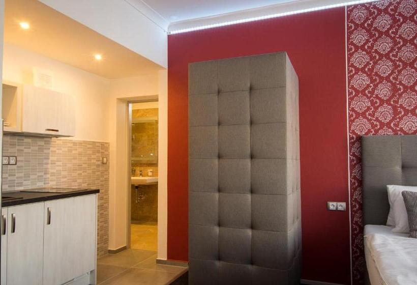 スーペリアスタジオ, Villa Kiwi