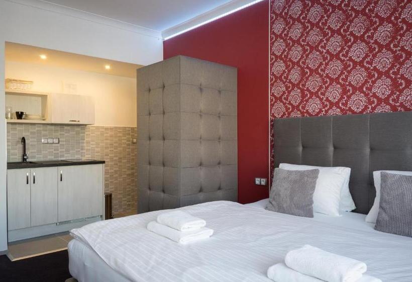 スーペリアスタジオ, Villa Kiwi