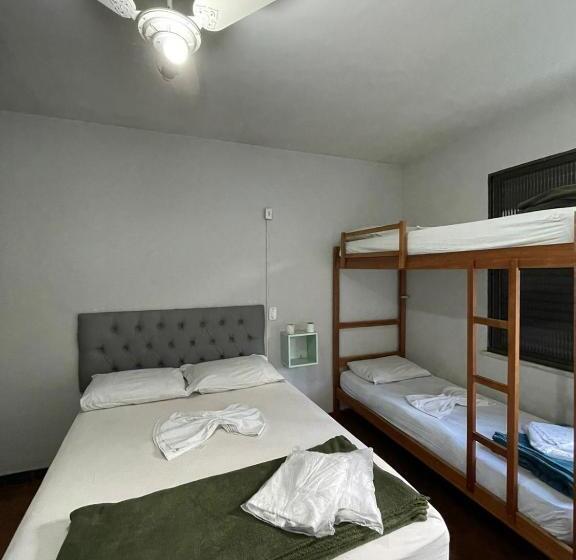 스탠다드 4인용 룸 공용 욕실, Da Orla Pampulha Hostel