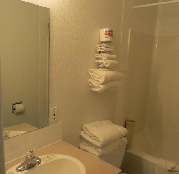 Quarto standard, Lazy J Motel