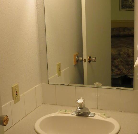 Suite 2 Quartos, Lazy J Motel