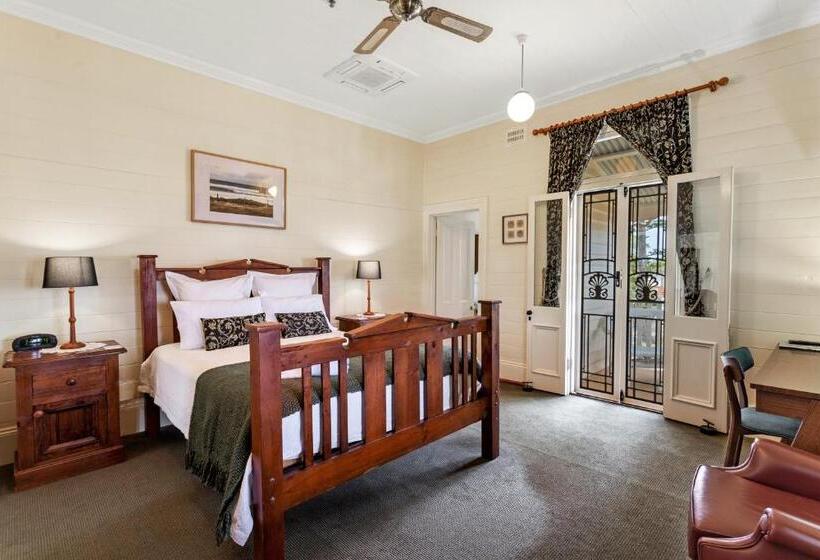 اتاق لوکس, Riversleigh House