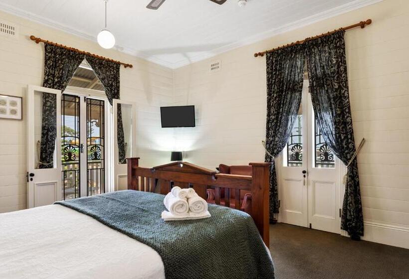 اتاق لوکس, Riversleigh House