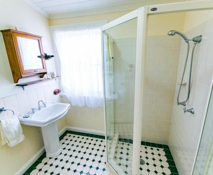 اتاق استاندارد, Riversleigh House