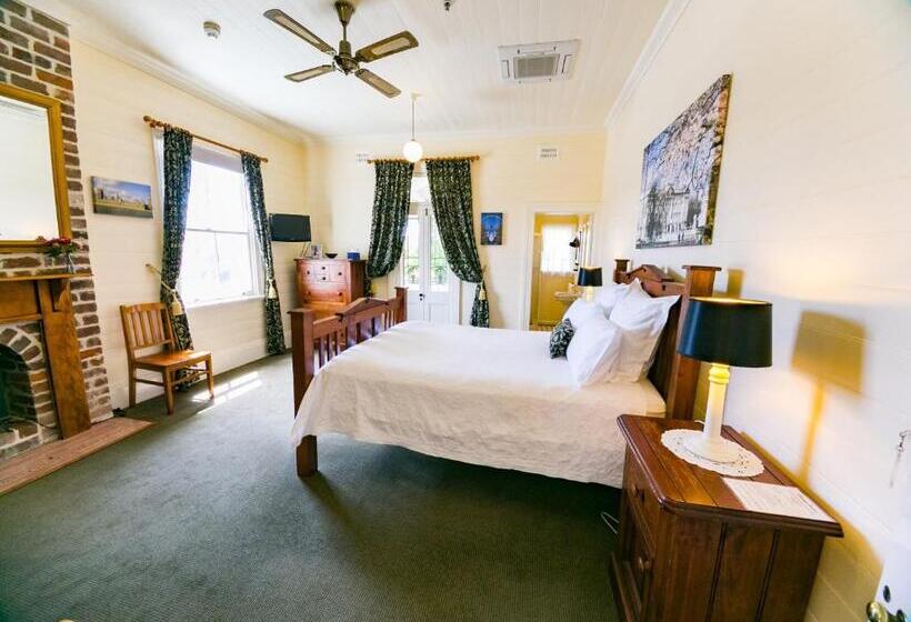 اتاق لوکس, Riversleigh House