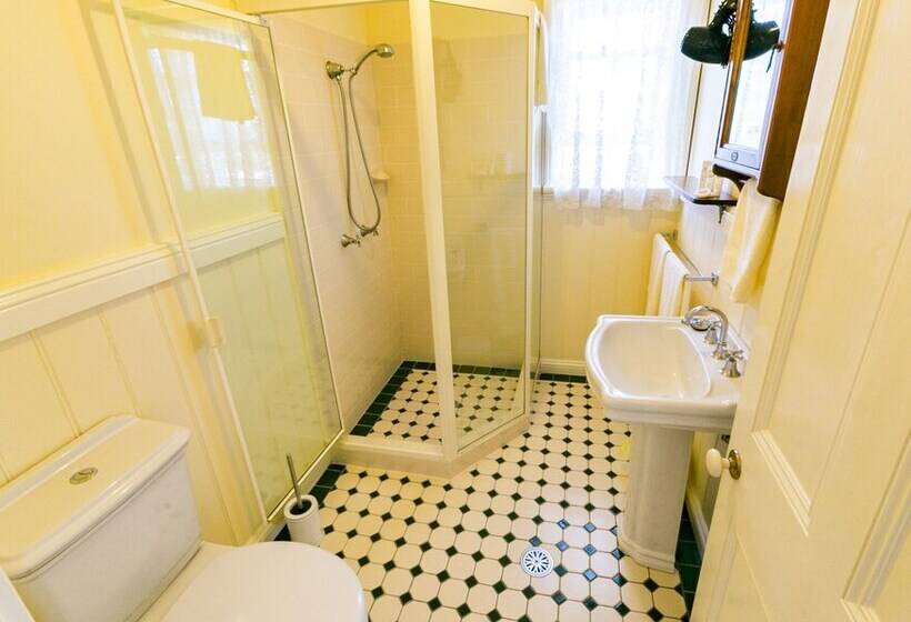 اتاق لوکس, Riversleigh House