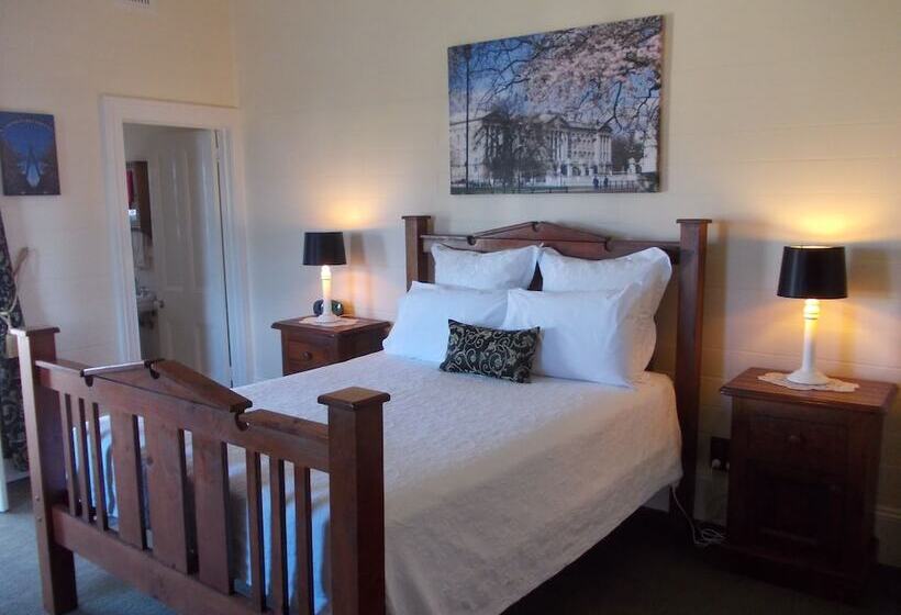 اتاق لوکس, Riversleigh House