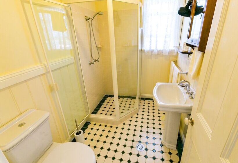 اتاق لوکس, Riversleigh House