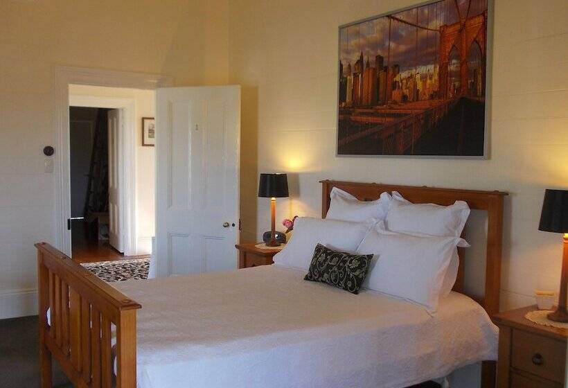 اتاق لوکس, Riversleigh House