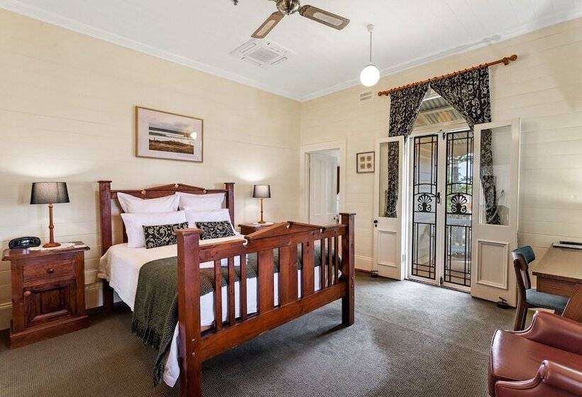 اتاق لوکس, Riversleigh House