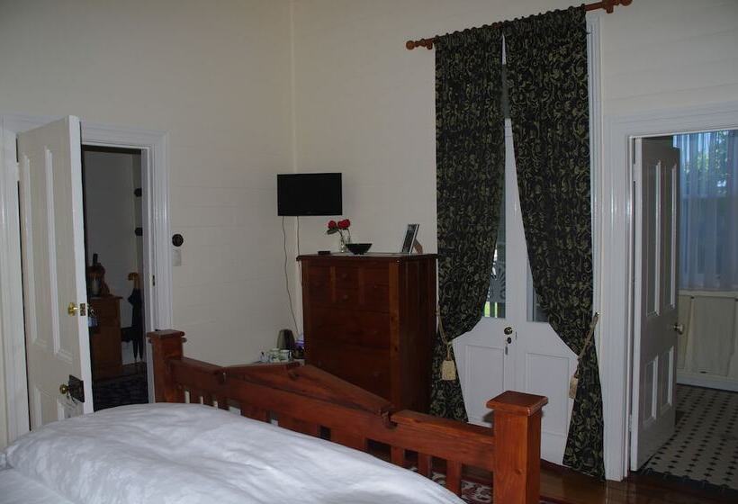 اتاق لوکس, Riversleigh House