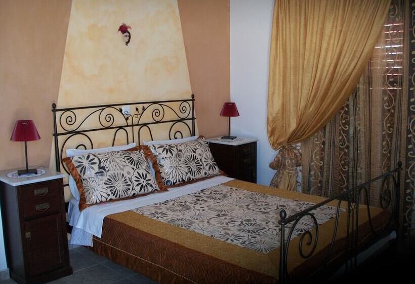 Standard Studio, Villa Koronios