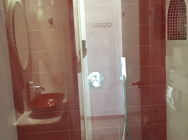 Standard 3 Pers. Værelse, Villa Koronios