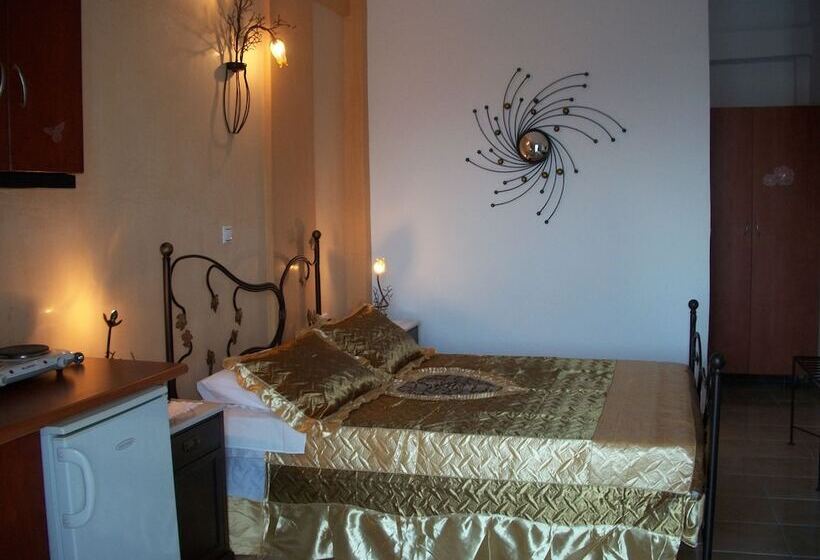 Standard 3 Pers. Værelse, Villa Koronios