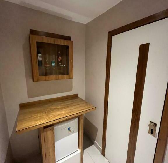 اتاق استاندارد سه نفره, Verona