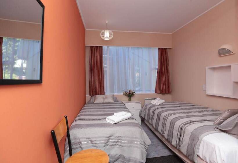 스탠다드 룸 공동 욕실, Wakatu Lodge   Hostel