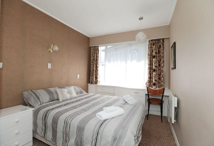 غرفة قياسية حمام مشترك, Wakatu Lodge   Hostel