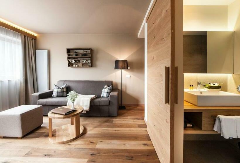 带露台的套间, Autentis