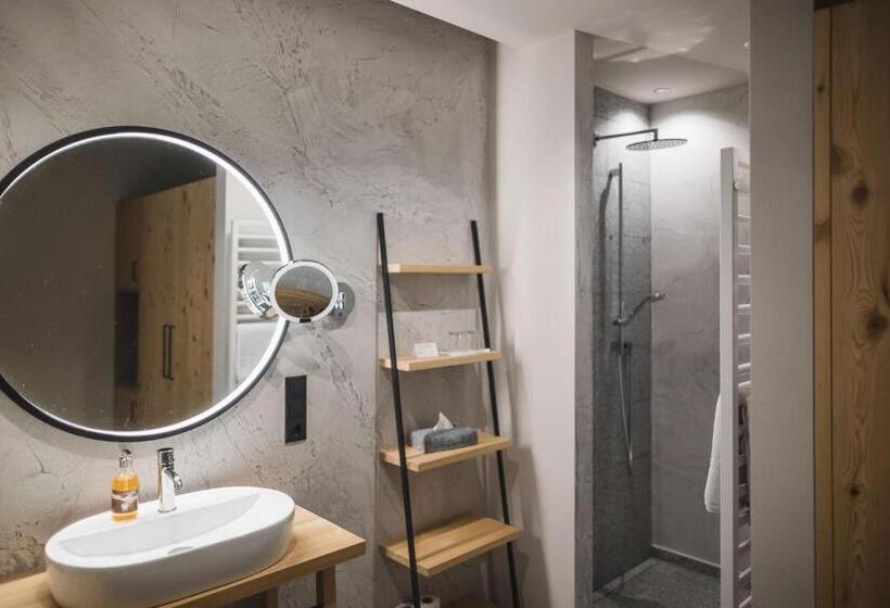 小型套房, Autentis