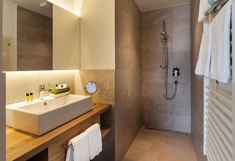 高级大房间, Autentis