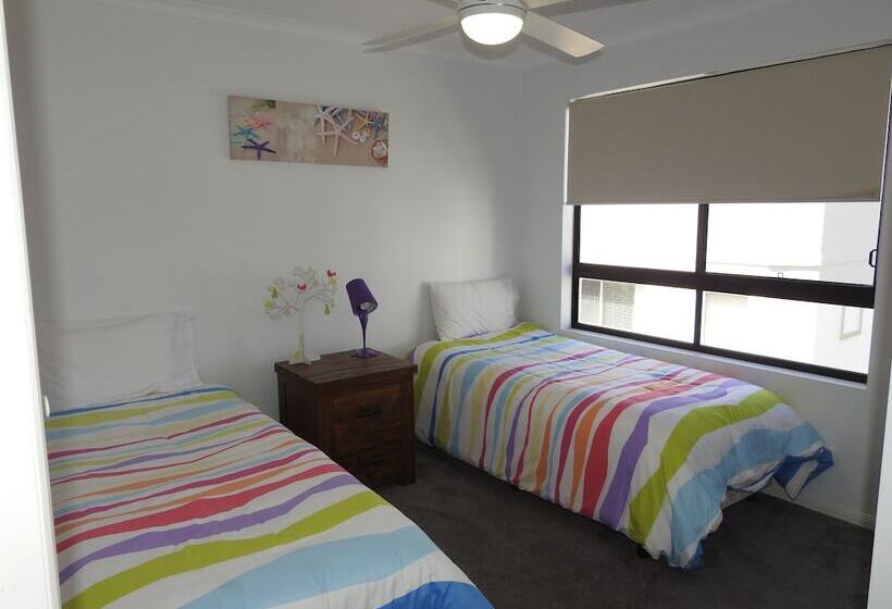 آپارتمان 2 خوابه, On The River Apartments