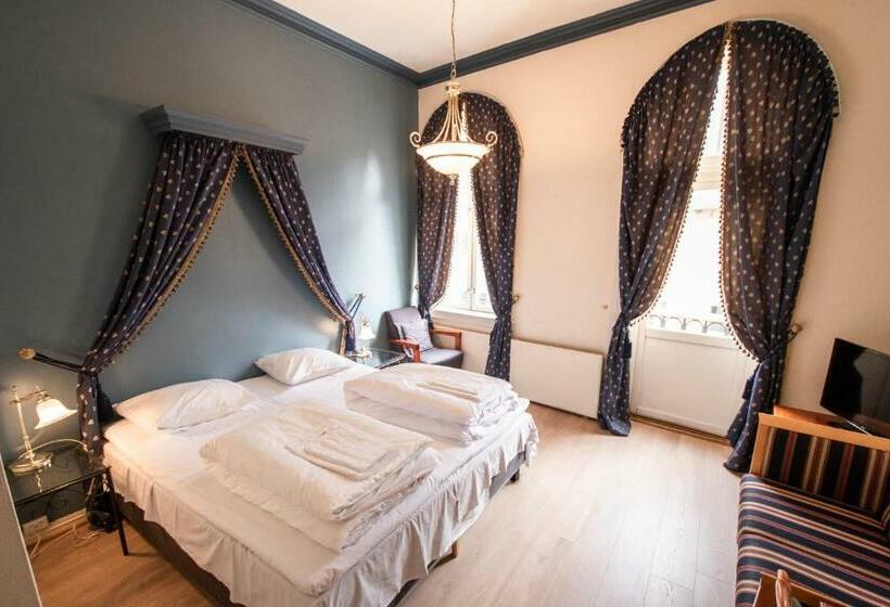 Standard Szoba, Grand Hotel Hønefoss