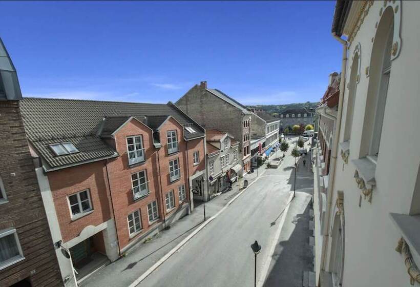 Standard Szoba, Grand Hotel Hønefoss