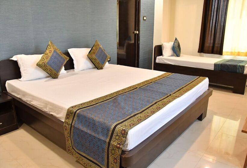 חדר דלוקס לשלושה, Galaxy 16