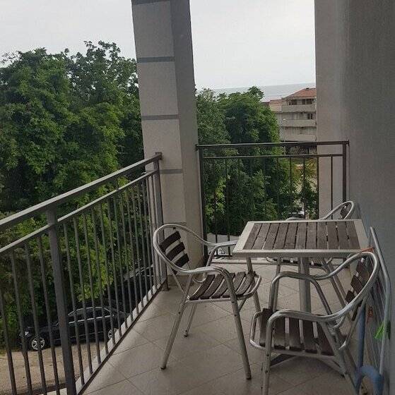 اتاق استاندارد با چشمانداز پارک, Paun