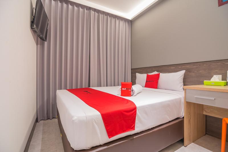 Номер Deluxe, Reddoorz Near Taman Rejomulyo