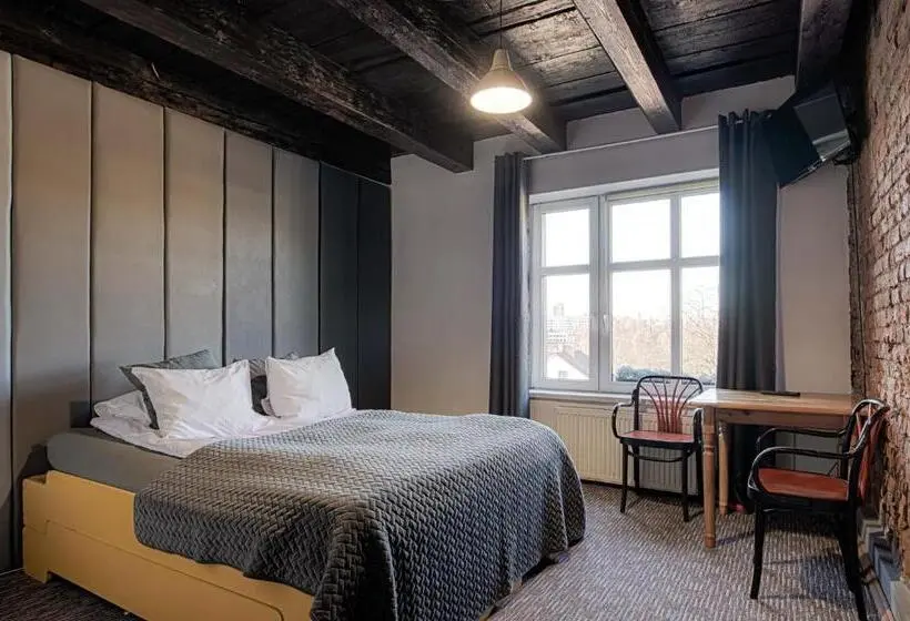 Standard room with outdoor bath, 3 Bros' Hostel Cieszyn