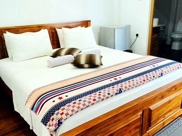 Quarto Triplo Superior, Ella Floating View