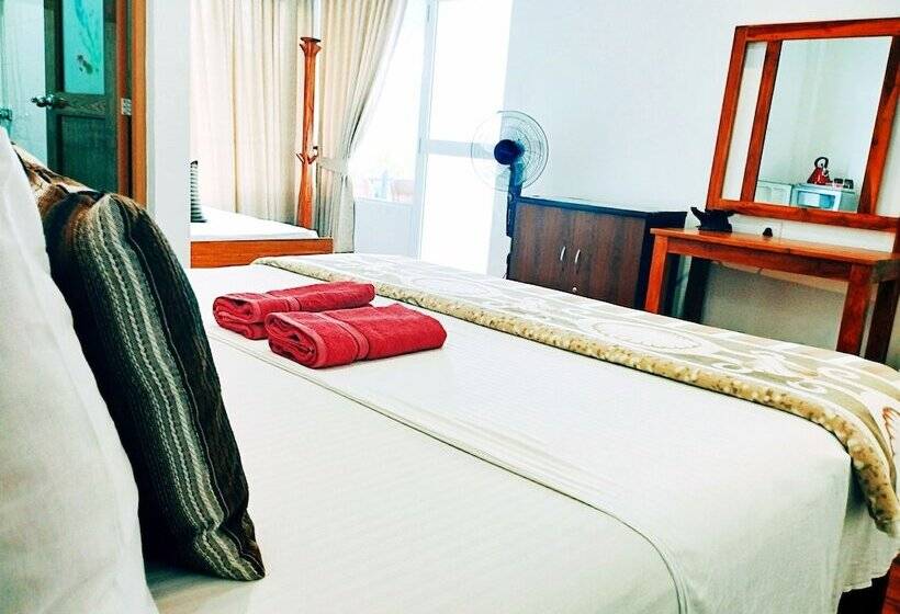 Quarto Triplo Superior, Ella Floating View