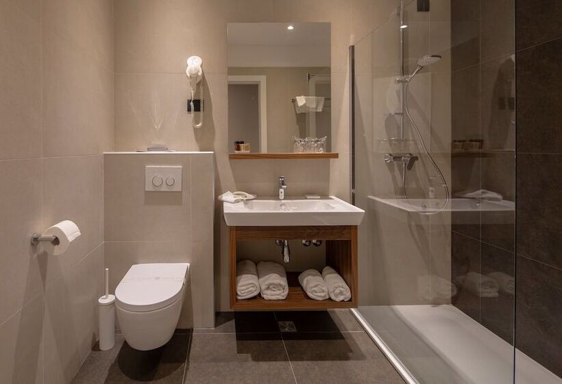 Номер Стандарт, Corona B&b
